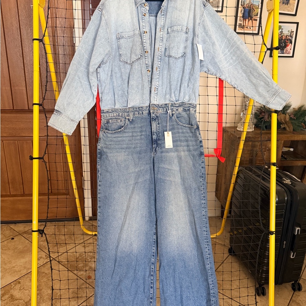 Good American Light Blue Flare Jeans - Picture 9 of 9